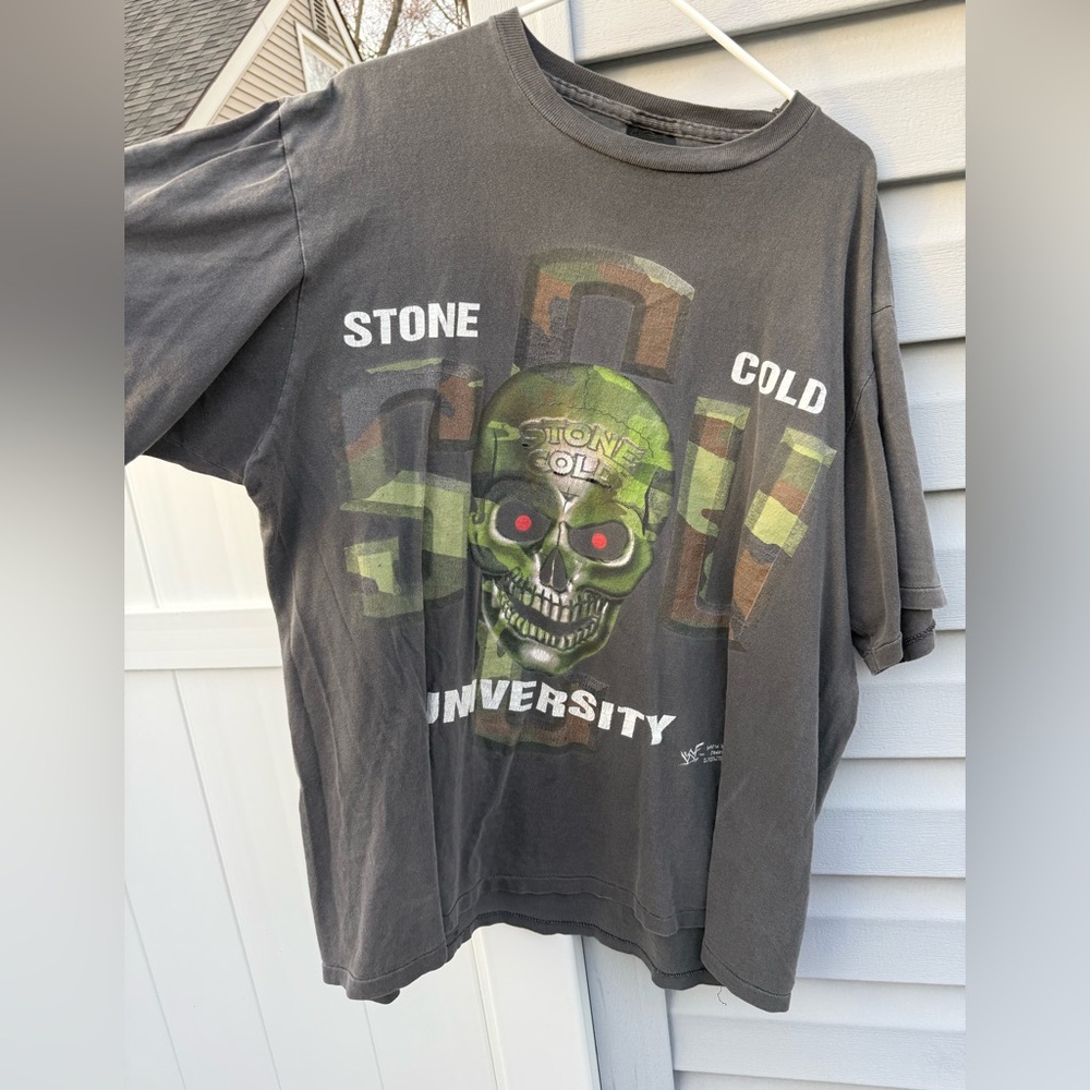 Vintage Stone Cold Skull Graphic T-Shirt